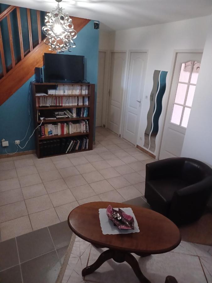Apartamento Dynamique Et Splendide Bourgoin-Jallieu Exterior foto