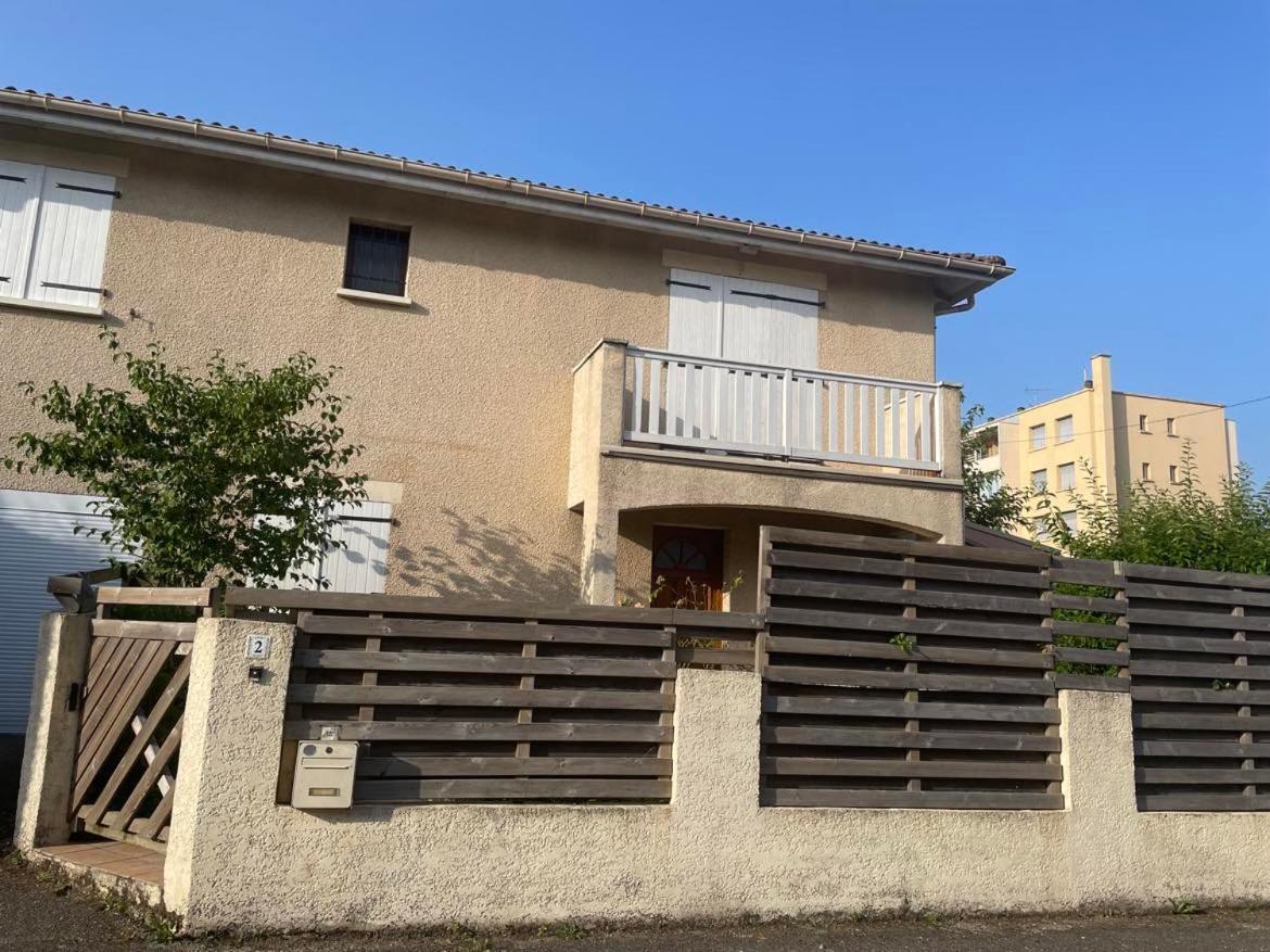 Apartamento Dynamique Et Splendide Bourgoin-Jallieu Habitación foto